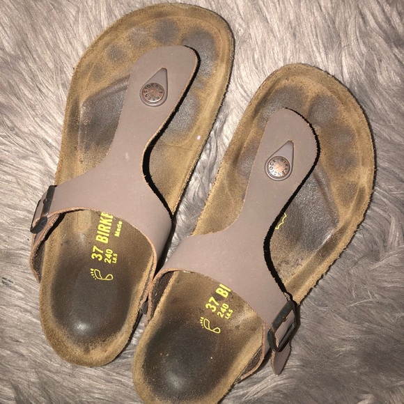 Birkenstock gizeh sandals in mocha - Picture 7 of 7